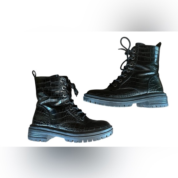 NINE WEST Piercy Black Croc‎ Combat Moto Boots 5.5M Punk Grunge Concert Festival - Picture 1 of 7